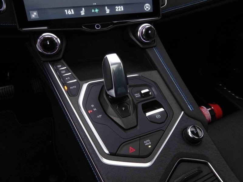 Photo 17 de l'offre de Lynk&Co 01 1.5 PHEV 261 ch DCTH7 à 29198€ chez Carlyss automobiles Vitré