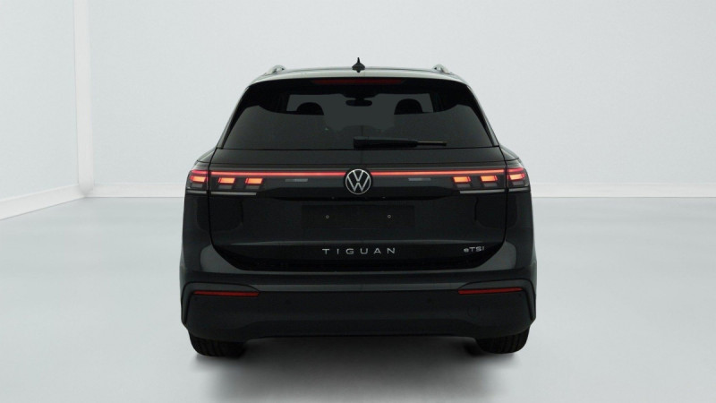 Photo 6 de l'offre de VOLKSWAGEN TIGUAN NOUVEAU 1.5 eTSI 150CV DSG7 LIFE PLUS à 37998€ chez Carlyss automobiles Vitré