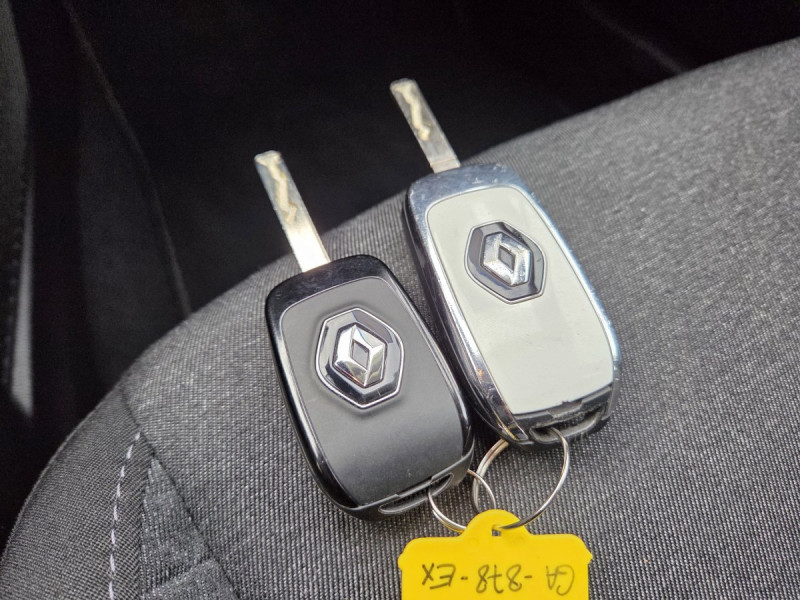 Photo 18 de l'offre de RENAULT Clio (5) Business TCe 90 -21N à 11490€ chez Carlyss automobiles Vitré