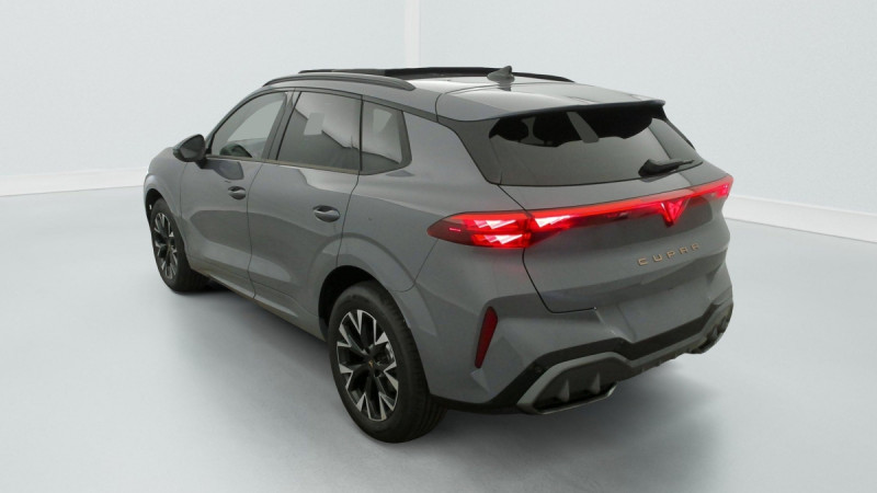 Photo 5 de l'offre de Cupra Terramar 1.5 eTSI Hybrid 150 ch DSG7 V à 36998€ chez Carlyss automobiles Vitré