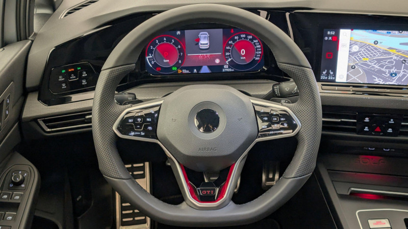 Photo 14 de l'offre de VOLKSWAGEN GOLF 8 2.0 TSI 245 DSG7 GTI à 31140€ chez Carlyss automobiles Vitré