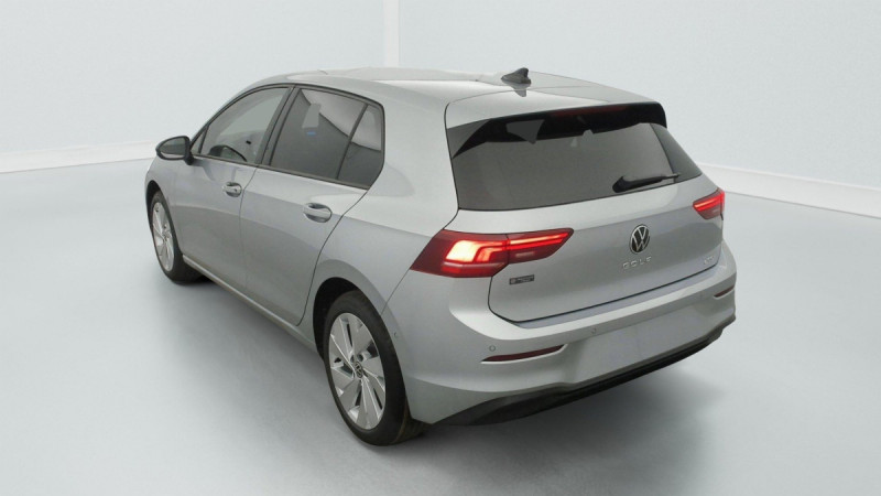 Photo 5 de l'offre de VOLKSWAGEN GOLF 8 1.5 ETSI EVO2 150 DSG7 LIFE PLUS à 30598€ chez Carlyss automobiles Vitré
