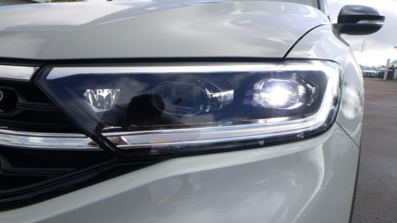 Photo 9 de l'offre de VOLKSWAGEN T-roc T-Roc 1.5 TSI EVO2 150 Start/Stop DSG7 R-Line Edition à 36398€ chez Carlyss automobiles Vitré