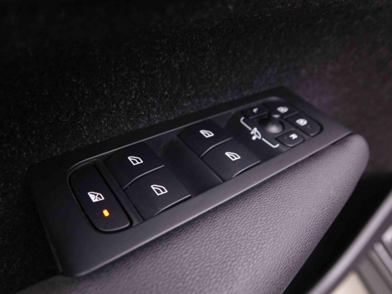 Photo 18 de l'offre de VOLVO XC40 1.5 T5 180 PHEV Momentum Pro à 28702€ chez Carlyss automobiles Vitré