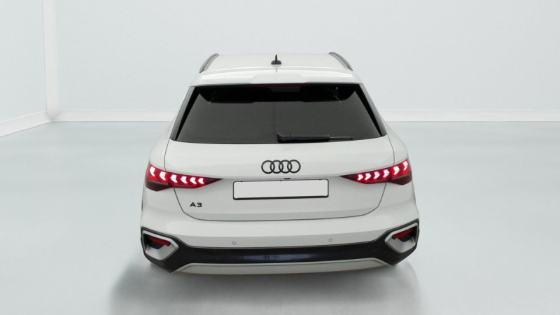 Photo 6 de l'offre de Audi A3 ALLSTREET TFSI e Hybride rechargeable 204 S tronic 6 Design à 42998€ chez Carlyss automobiles Vitré