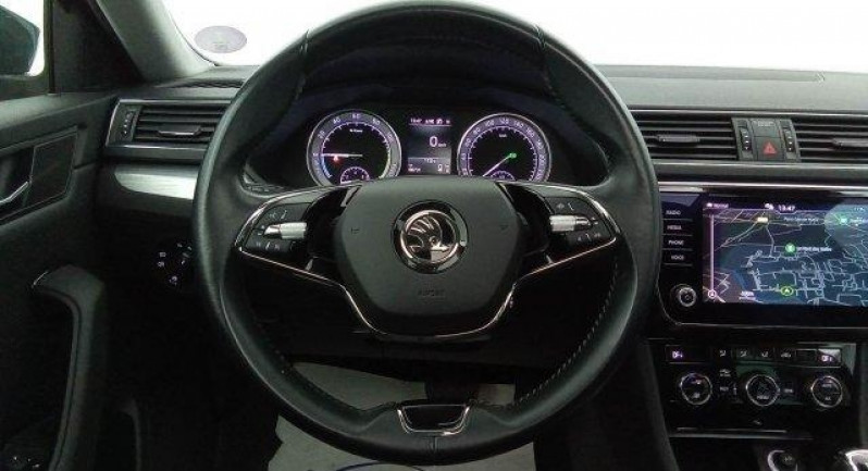 Photo 8 de l'offre de SKODA Superb Combi Superb Combi 1.4 TSI PHEV 218 ch DSG6 Business à 25598€ chez Carlyss automobiles Vitré