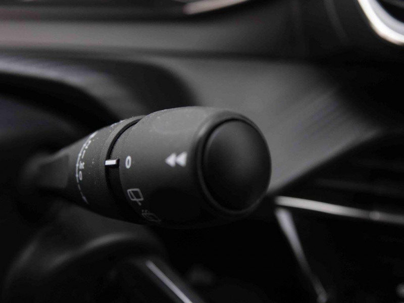 Photo 12 de l'offre de PEUGEOT 208 PureTech 100 S&S BVM6 Active à 17498€ chez Carlyss automobiles Vitré