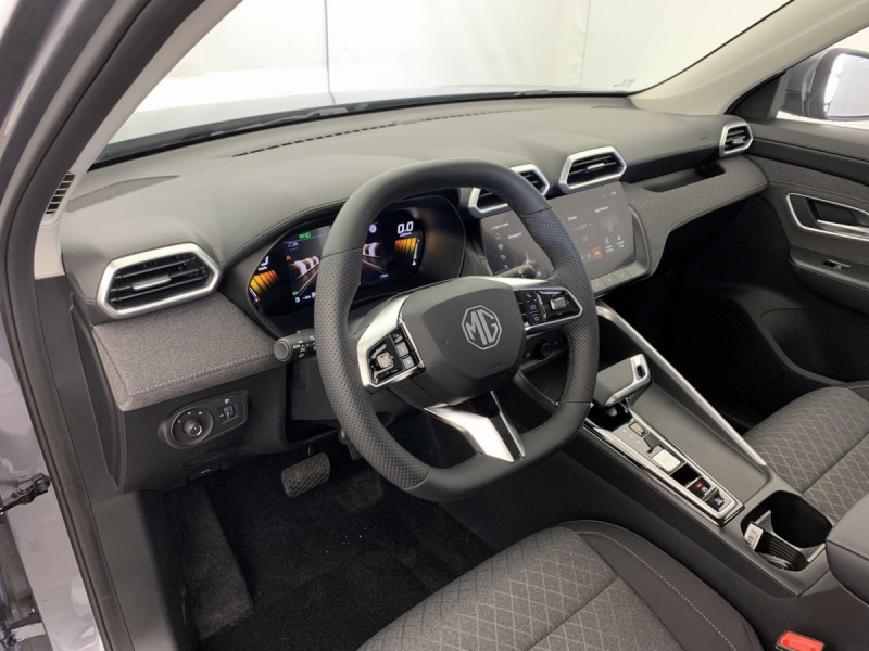 Photo 15 de l'offre de MG Motor ZS 1.5 L Hybrid+ 197 ch Comfort à 21998€ chez Carlyss automobiles Vitré