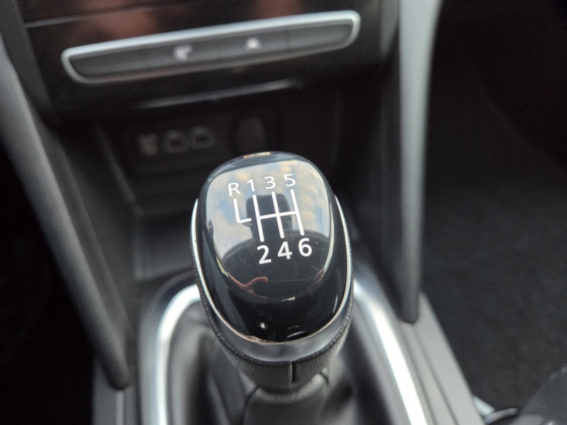 Photo 18 de l'offre de Renault Mégane Berline (4) Business TCe 115 FAP -21N à 16290€ chez Carlyss automobiles Vitré