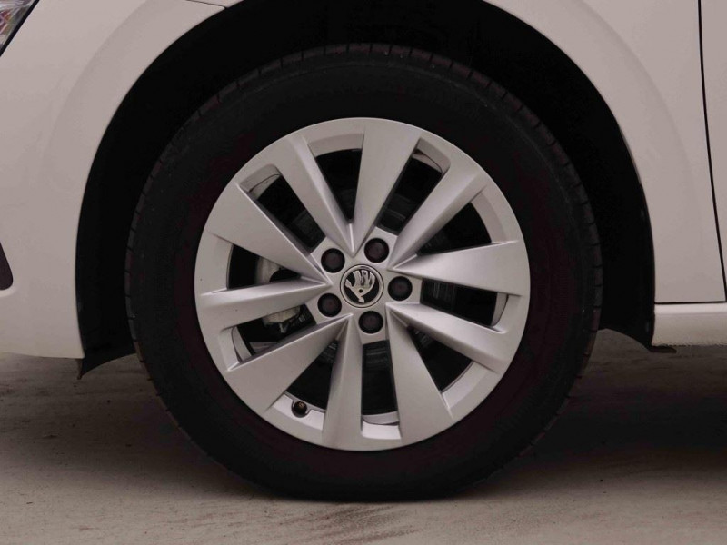 Photo 21 de l'offre de SKODA Scala 1.0 TSi 95 Edition à 21198€ chez Carlyss automobiles Vitré