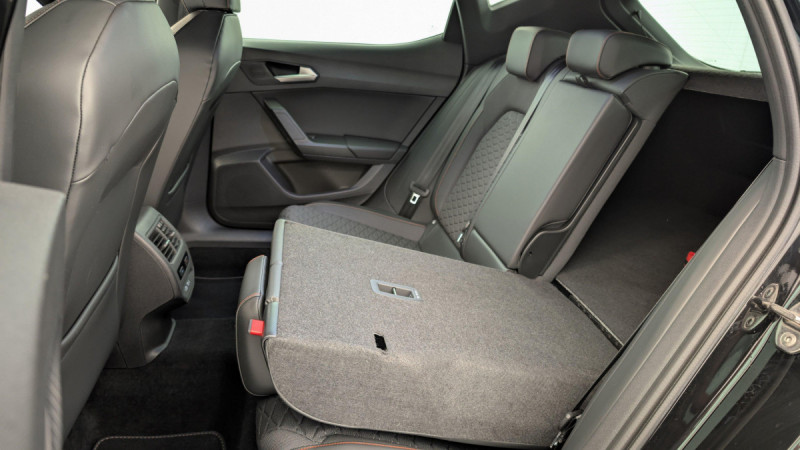 Photo 12 de l'offre de SEAT Leon E-HYBRID 204 CH DSG6 FR à 22143€ chez Carlyss automobiles Vitré