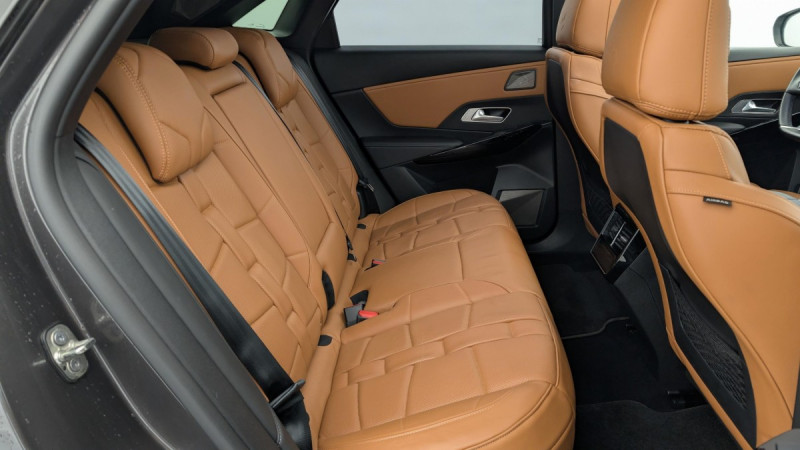 Photo 10 de l'offre de DS DS7 Crossback Hybride E-Tense 300 EAT8 4x4 Rivoli à 29080€ chez Carlyss automobiles Vitré