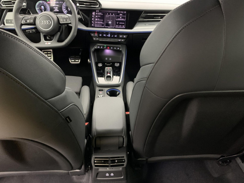 Photo 23 de l'offre de AUDI A3 SPORTBACK NOUVELLE 45 TFSI E HYBRIDE RECHARGEABLE 272 S TRONIC 6 S LINE à 43998€ chez Carlyss automobiles Vitré