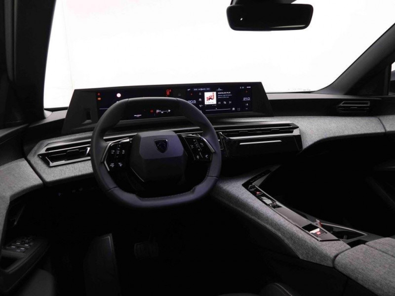 Photo 5 de l'offre de PEUGEOT 5008 Hybrid 145 e-DCS6 Allure à 37335€ chez Carlyss automobiles Vitré