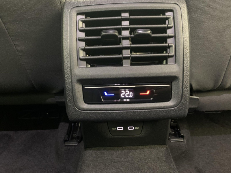 Photo 9 de l'offre de VOLKSWAGEN GOLF 8 1.5 ETSI EVO2 150 DSG7 LIFE PLUS à 32098€ chez Carlyss automobiles Vitré