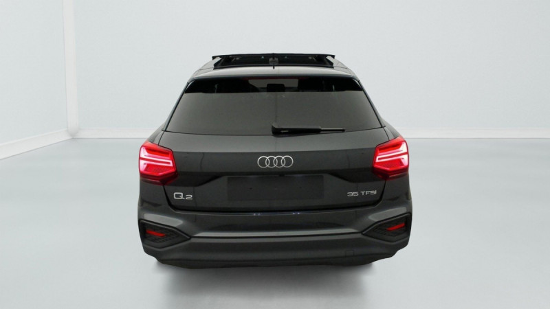 Photo 4 de l'offre de AUDI Q2 35 TFSI 150 S tronic 7 Design à 37098€ chez Carlyss automobiles Vitré