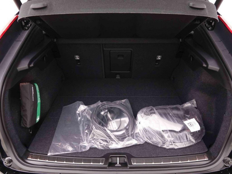 Photo 6 de l'offre de Volvo EC40 Recharge 238 Single Motor Plus à 43702€ chez Carlyss automobiles Vitré