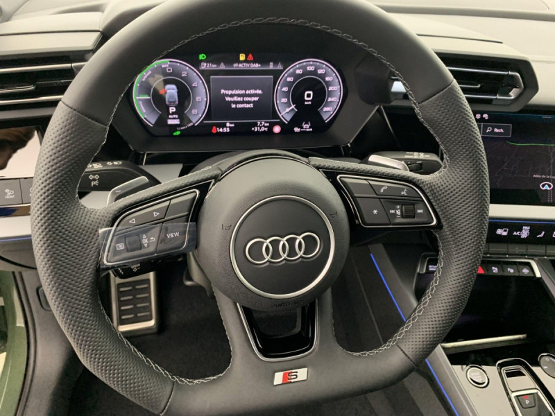 Photo 30 de l'offre de AUDI A3 SPORTBACK NOUVELLE 45 TFSI E HYBRIDE RECHARGEABLE 272 S TRONIC 6 S LINE à 45498€ chez Carlyss automobiles Vitré