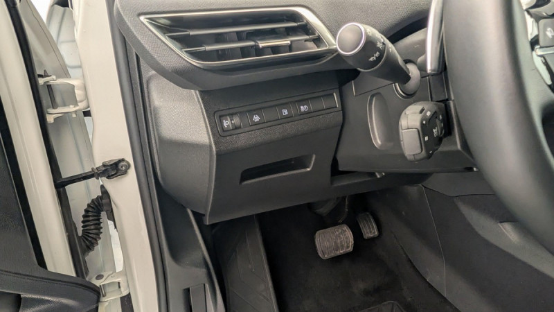 Photo 20 de l'offre de PEUGEOT 3008 Hybrid 225 e-EAT8 Allure Pack à 24793€ chez Carlyss automobiles Vitré