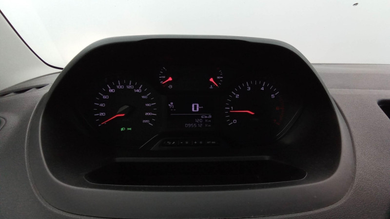 Photo 6 de l'offre de PEUGEOT Partner Fourgon STANDARD 1000 KG BLUEHDI 75 BVM5 PREMIUM à 14277€ chez Carlyss automobiles Vitré