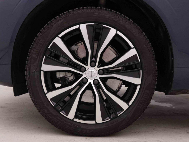 Photo 19 de l'offre de VOLVO XC60 2.0 B4 197 Geartronic Plus Dark à 51765€ chez Carlyss automobiles Vitré