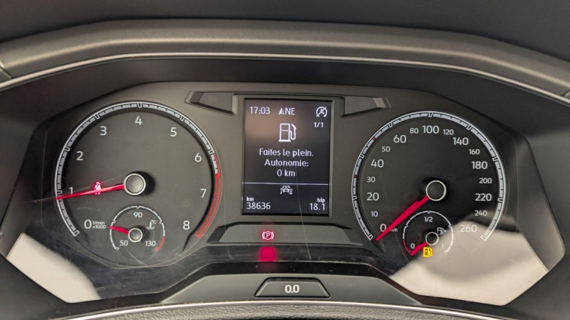 Photo 21 de l'offre de VOLKSWAGEN T-roc 1.0 TSI 115 START/STOP BVM6 LOUNGE BUSINESS à 19883€ chez Carlyss automobiles Vitré