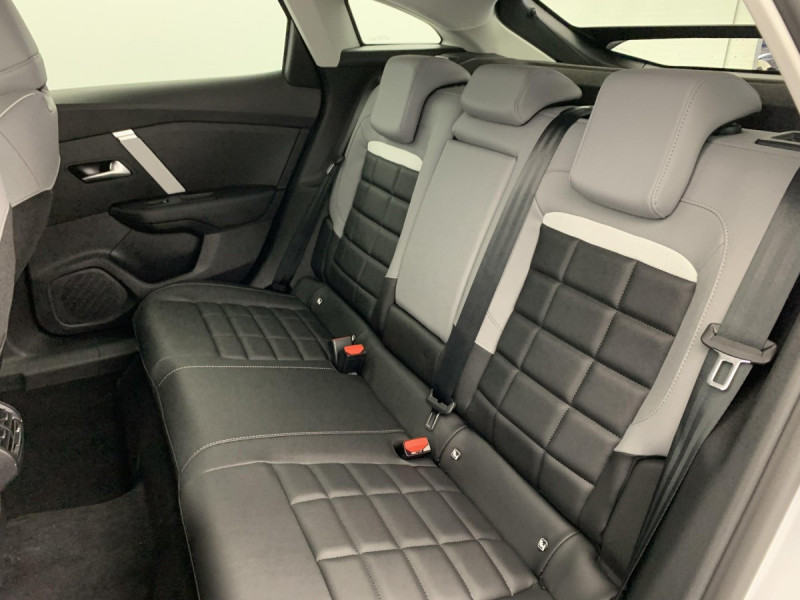 Photo 18 de l'offre de CITROEN C4 Hybride 145 e-DCS6 Max à 22998€ chez Carlyss automobiles Vitré