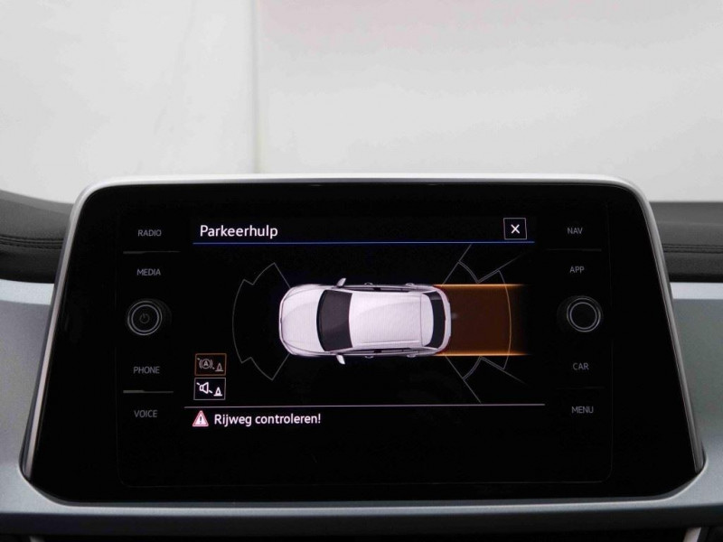 Photo 12 de l'offre de VOLKSWAGEN T-roc 1.0 TSi 115 Edition à 28198€ chez Carlyss automobiles Vitré