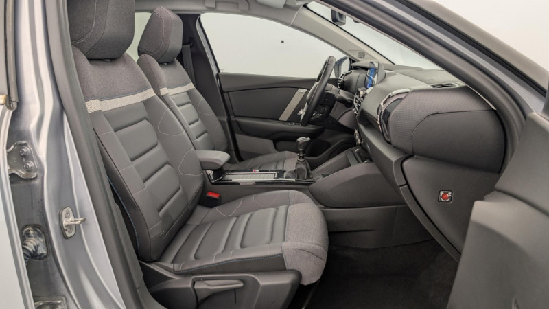 Photo 5 de l'offre de CITROEN C4 PureTech 130 S&S BVM6 Shine à 17846€ chez Carlyss automobiles Vitré