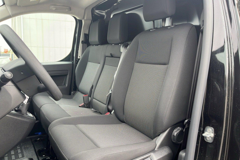 Photo 9 de l'offre de CITROEN Jumpy Fourgon M BLUEHDI 120 S&S BVM6 à 24837€ chez Carlyss automobiles Vitré