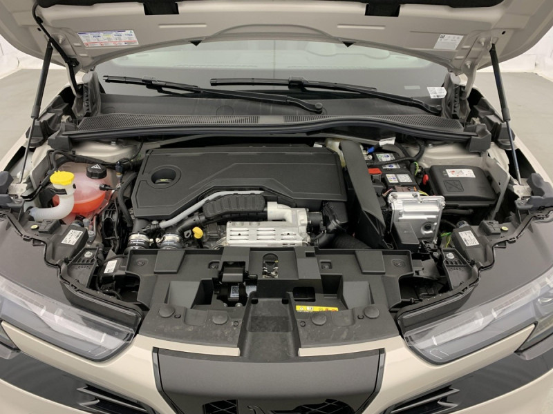 Photo 22 de l'offre de Alfa Romeo Junior 1.2 Ibrida 145 ch eDCT6 Speciale à 31998€ chez Carlyss automobiles Vitré