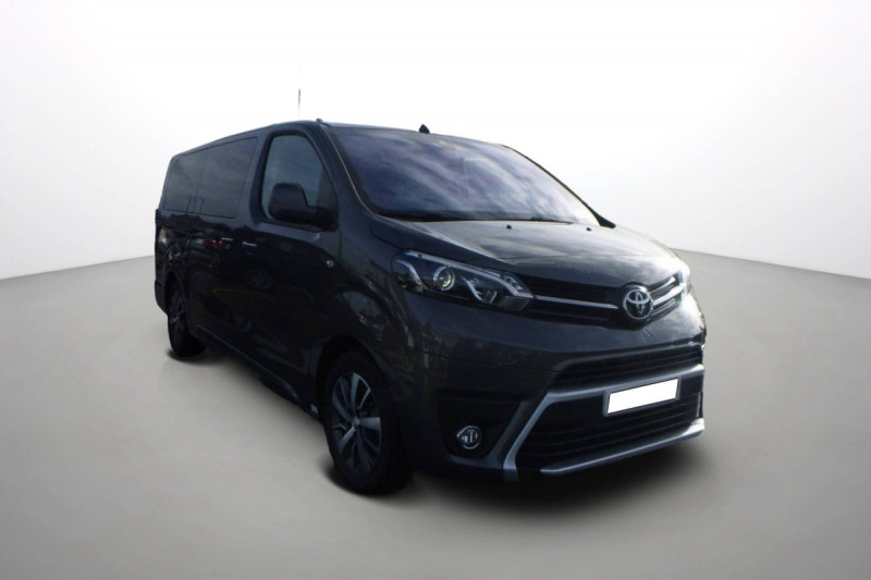 Photo 1 de l'offre de TOYOTA PROACE VERSO Proace Verso Long 2.0L 180 D-4D BVA8 Lounge à 45098€ chez Carlyss automobiles Vitré