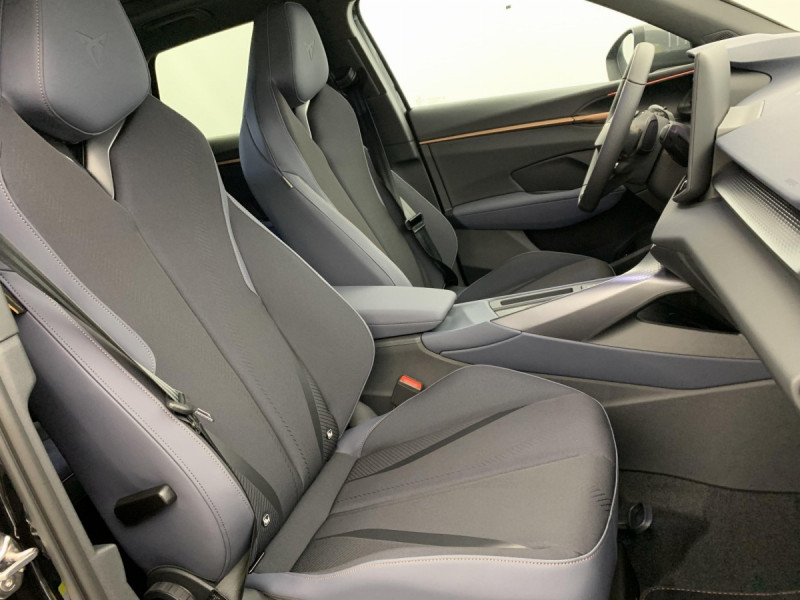 Photo 9 de l'offre de Cupra Terramar 1.5 eTSI Hybrid 150 ch DSG7 V à 36998€ chez Carlyss automobiles Vitré