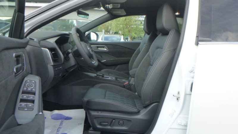 Photo 12 de l'offre de NISSAN QASHQAI Qashqai e-Power 190 ch Tekna+ à 37398€ chez Carlyss automobiles Vitré