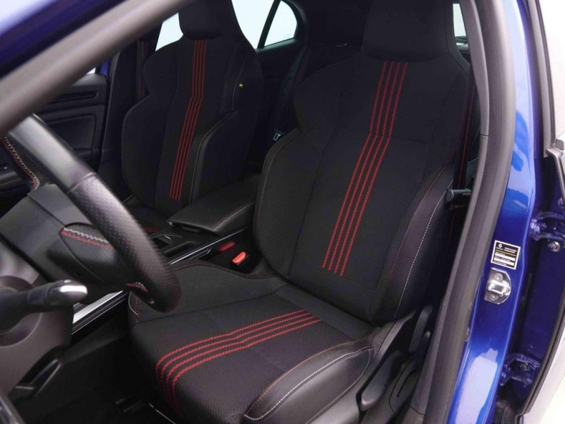 Photo 7 de l'offre de RENAULT Mégane 1.6 E-Tech 160 PHEV DCT RS-Line à 28565€ chez Carlyss automobiles Vitré