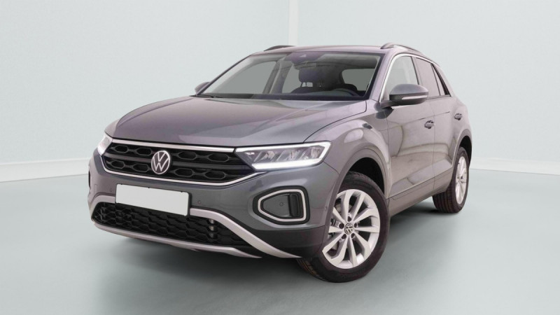 Photo 1 de l'offre de VOLKSWAGEN T-roc 1.5 TSi 150 DSG Life à 32898€ chez Carlyss automobiles Vitré