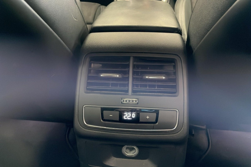 Photo 13 de l'offre de AUDI A4 AVANT 2.0 TFSI 252 S TRONIC 7 DESIGN à 19998€ chez Carlyss automobiles Vitré