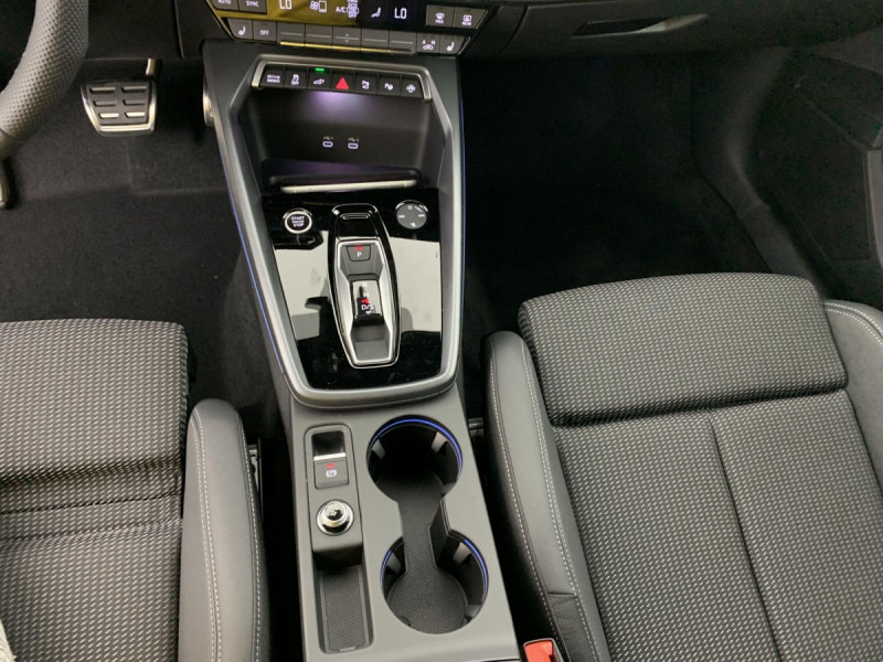 Photo 29 de l'offre de AUDI A3 SPORTBACK NOUVELLE 45 TFSI E HYBRIDE RECHARGEABLE 272 S TRONIC 6 S LINE à 43998€ chez Carlyss automobiles Vitré