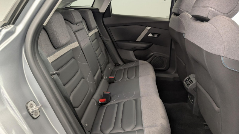 Photo 10 de l'offre de CITROEN C4 PureTech 130 S&S BVM6 Shine à 17552€ chez Carlyss automobiles Vitré