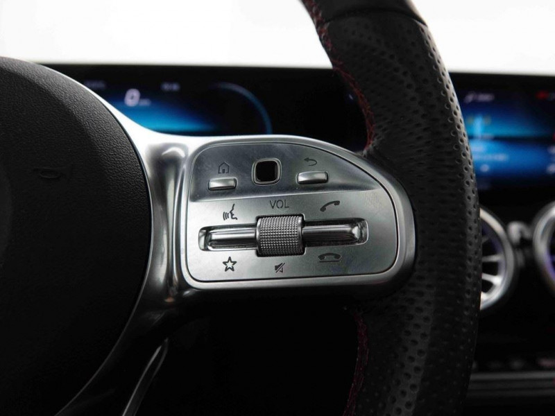 Photo 23 de l'offre de MERCEDES-BENZ GLB 200d 150 DCT AMG-Line 7pl à 50129€ chez Carlyss automobiles Vitré