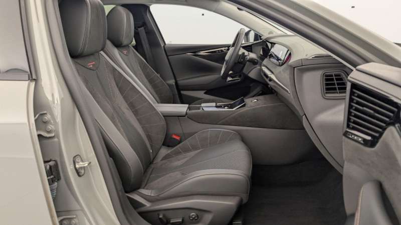 Photo 9 de l'offre de DS DS4 PureTech 130 EAT8 Performance Line+ à 22811€ chez Carlyss automobiles Vitré