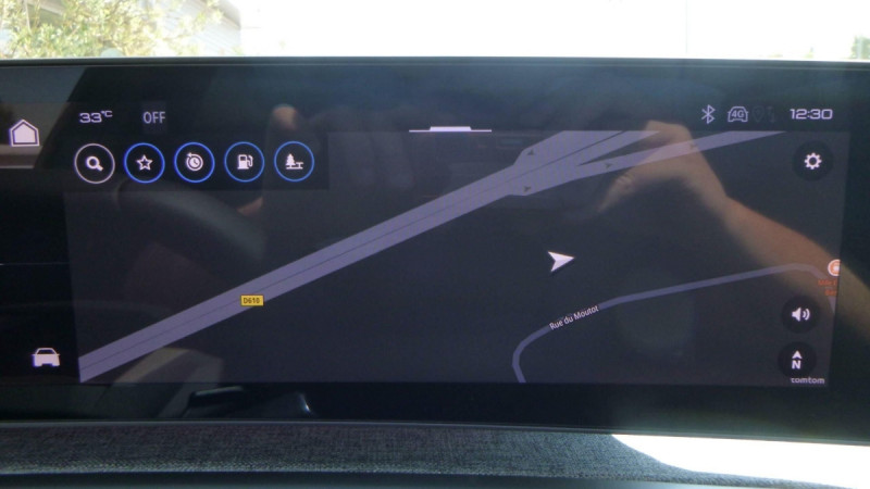 Photo 7 de l'offre de PEUGEOT 3008 Hybrid 145 e-DCS6 Allure à 33398€ chez Carlyss automobiles Vitré