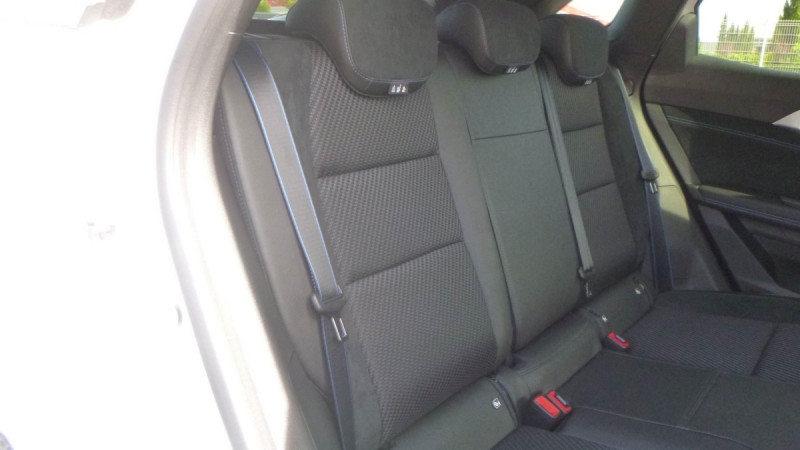 Photo 9 de l'offre de Renault Austral Austral E-Tech full hybrid 200 GSR2 Techno esprit Alpine à 37098€ chez Carlyss automobiles Vitré