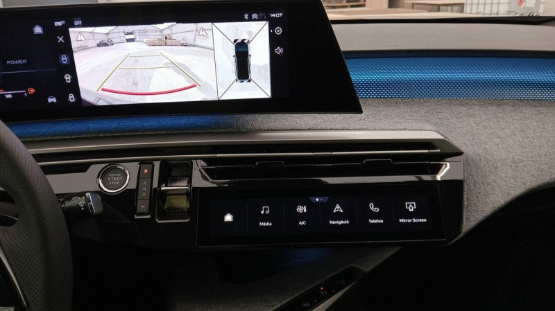 Photo 10 de l'offre de PEUGEOT 3008 Hybrid 136 e-DCS6 GT à 34898€ chez Carlyss automobiles Vitré