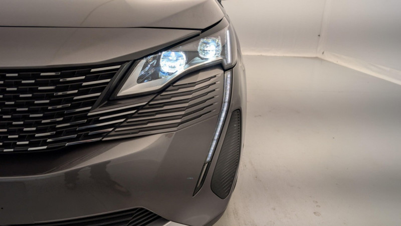 Photo 23 de l'offre de PEUGEOT 3008 Hybrid4 300 e-EAT8 GT à 27370€ chez Carlyss automobiles Vitré