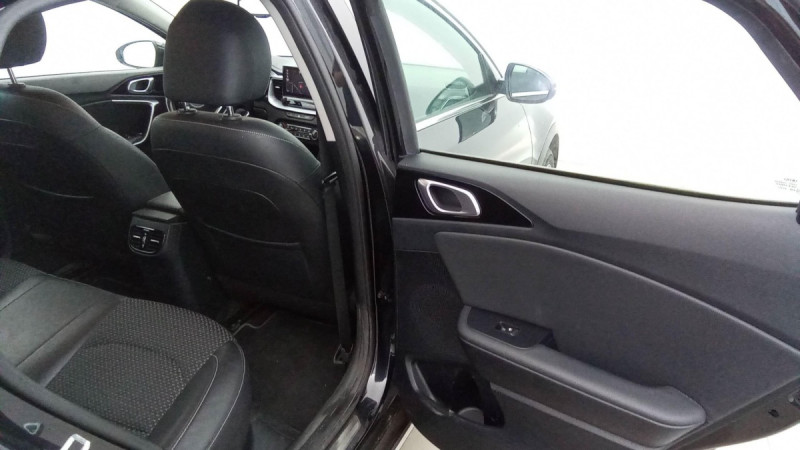 Photo 2 de l'offre de KIA Xceed XCeed 1.6l CRDi 115 ch BVM6 ISG Design à 20598€ chez Carlyss automobiles Vitré