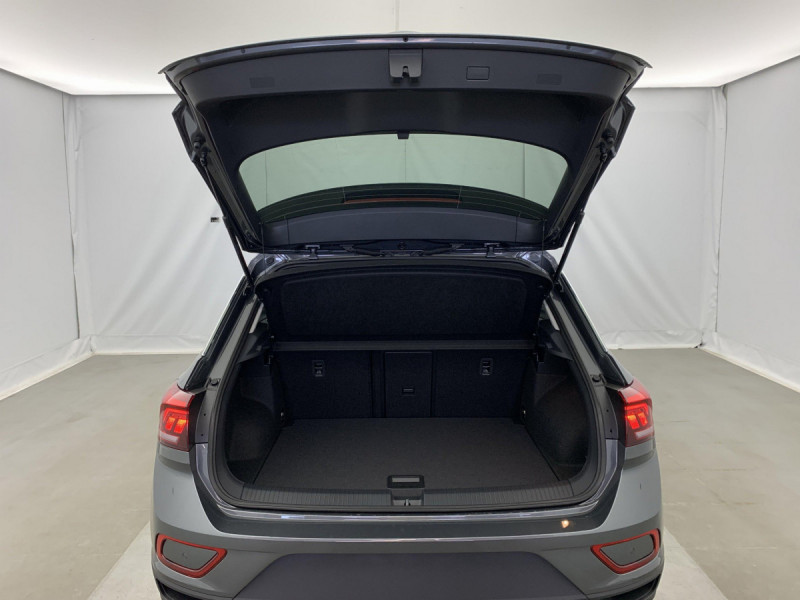 Photo 11 de l'offre de VOLKSWAGEN T-roc 2.0 TDI 150 Start/Stop DSG7 Life Plus à 32998€ chez Carlyss automobiles Vitré