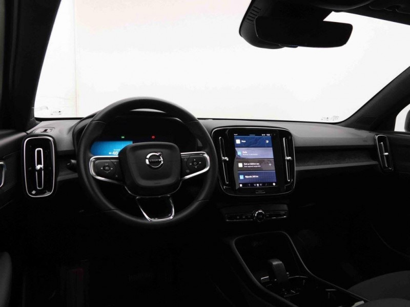 Photo 7 de l'offre de Volvo C40 Recharge 408 AWD Twin Engine Plus à 38102€ chez Carlyss automobiles Vitré