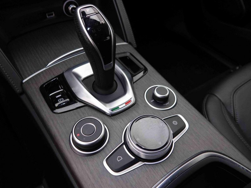 Photo 12 de l'offre de ALFA ROMEO Stelvio 2.0 Turbo AT8 Q4 Ti à 36152€ chez Carlyss automobiles Vitré