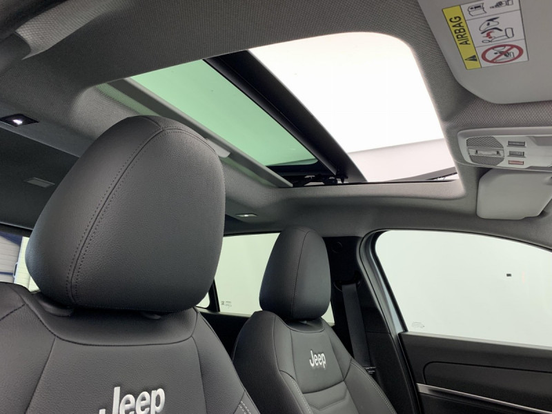 Photo 21 de l'offre de Jeep Avenger 1.2 Turbo T3 110 ch e-Hybrid BVR6 Summit à 27998€ chez Carlyss automobiles Vitré